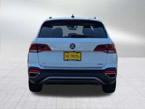 Certified 2023 Volkswagen Taos SE w/ Panoramic Sunroof Package AWD/4WD image 6