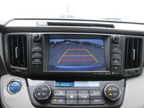Used 2018 Toyota RAV4 XLE AWD/4WD image 50