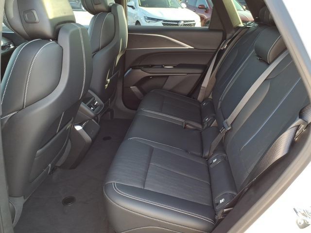 Certified 2025 Cadillac Lyriq Luxury AWD/4WD image 7
