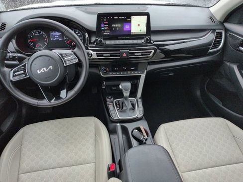 Used 2023 Kia Seltos EX image 24