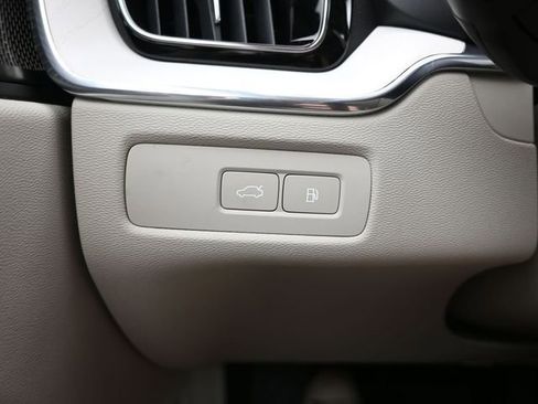 New 2026 Volvo XC60 T8 Ultra w/ Protection Package Premier image 29