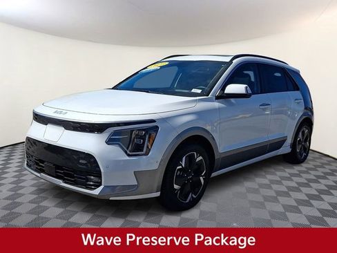Certified 2023 Kia Niro Wave w/ Wave Preserve Package image 3