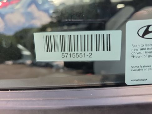 Used 2025 Hyundai Venue SEL FWD image 4