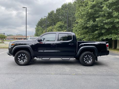 Used 2023 Toyota Tacoma TRD Off-Road w/ TRD Premium Off Road Package AWD/4WD image 6