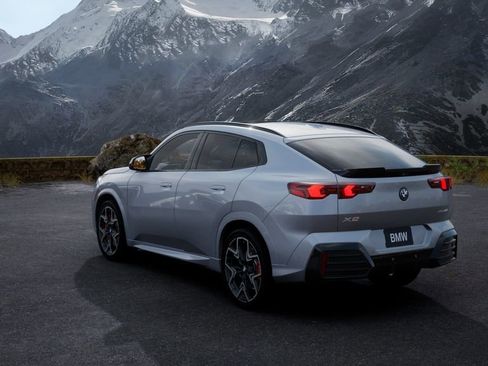 New 2026 BMW X2 xDrive28i w/ Technology Package image 2