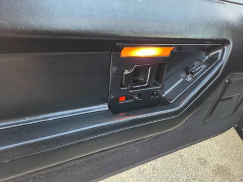 Used 1989 Chevrolet Corvette Coupe image 9