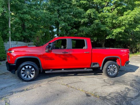 Used 2021 Chevrolet Silverado 2500 Custom w/ Custom Convenience Package AWD/4WD image 2