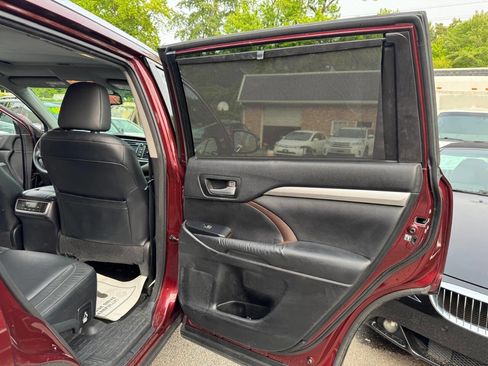 Used 2015 Toyota Highlander XLE image 36