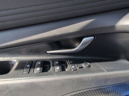 Used 2025 Hyundai Elantra SEL image 10