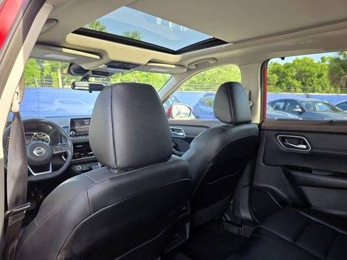 Used 2021 Nissan Rogue SV w/ Premium Package FWD image 17