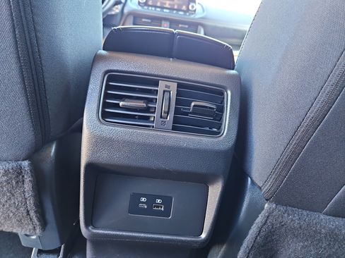 Used 2023 Nissan Rogue SV image 18