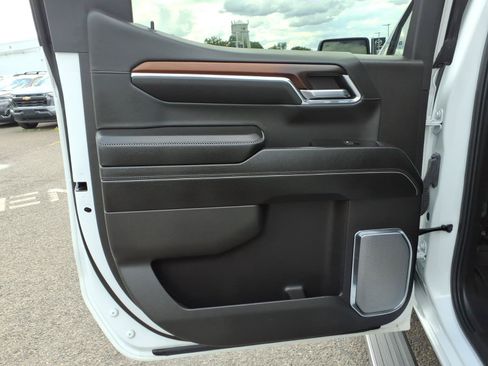 Used 2024 GMC Sierra 1500 Denali w/ Denali Reserve Package AWD/4WD image 28