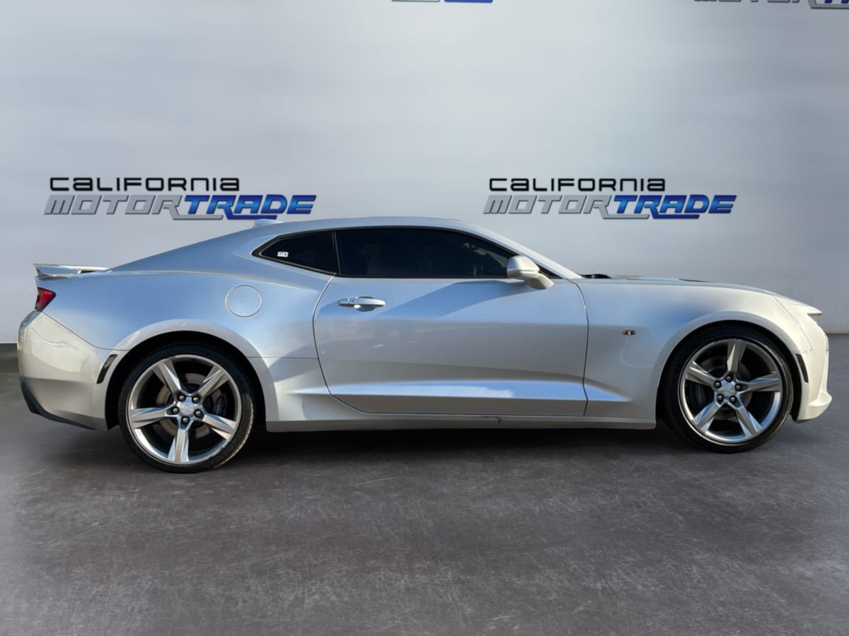 Used 2017 Chevrolet Camaro SS RWD image 4
