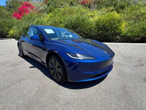 Used 2024 Tesla Model 3 Standard Range RWD image 3