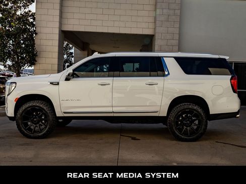 Used 2024 GMC Yukon XL Denali w/ Advanced Technology Package image 6