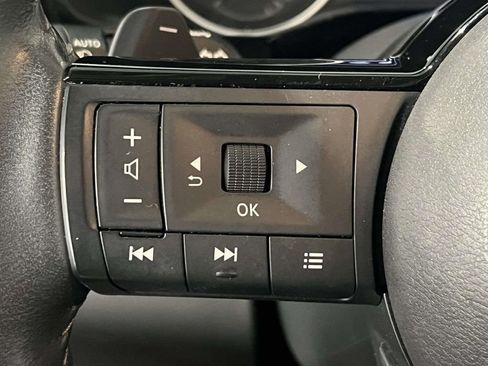 Used 2023 Nissan Pathfinder SL w/ Black Appearance Package AWD/4WD image 22