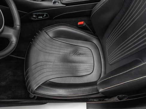 Used 2019 Aston Martin DB11 Volante image 35