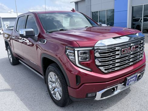 Used 2023 GMC Sierra 1500 Denali w/ Denali Carbonpro Edition AWD/4WD image 3