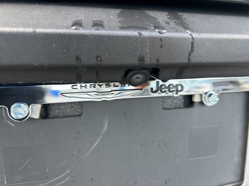 Used 2025 Nissan Pathfinder SV image 20