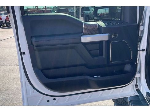 Used 2019 Ford F250 Lariat w/ Lariat Ultimate Package AWD/4WD image 24