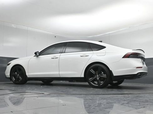 Used 2025 Honda Accord Sport image 39