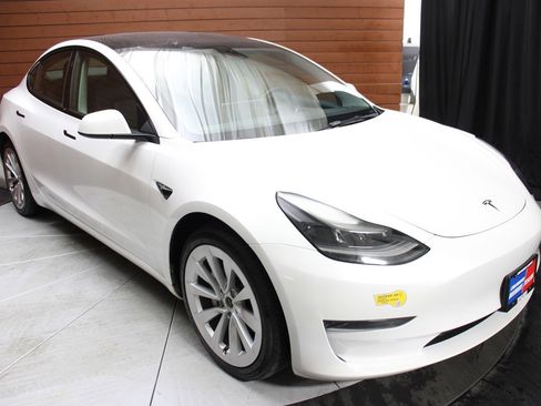 Used 2023 Tesla Model 3 Standard Range image 15