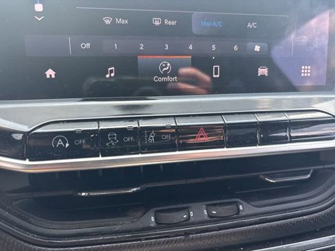 Used 2023 Jeep Compass Altitude image 36