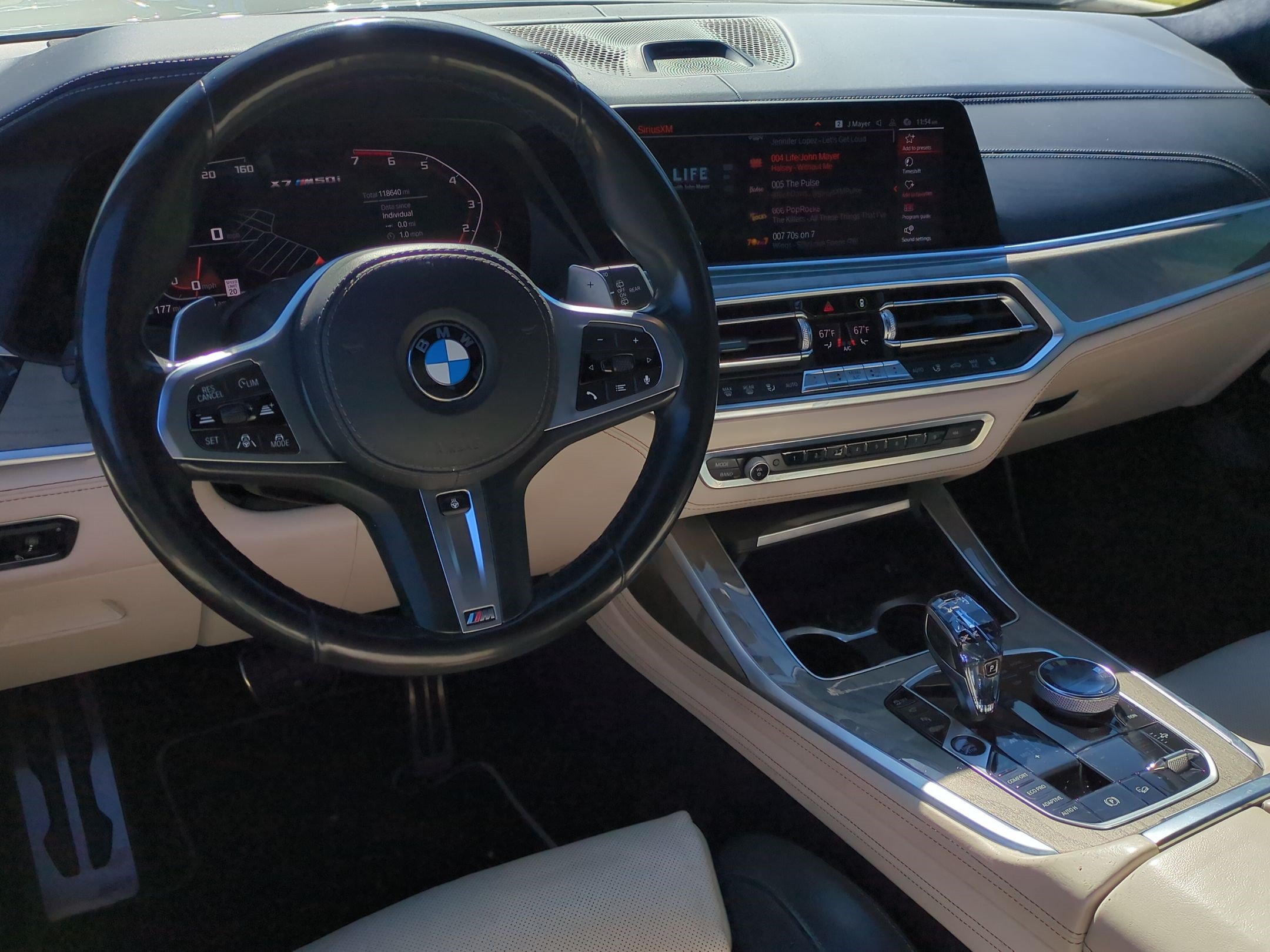 Used 2020 BMW X7 M50i w/ Dynamic Handling Package AWD/4WD image 29