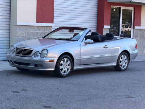 Used 2000 Mercedes-Benz CLK 320 Cabriolet image 16
