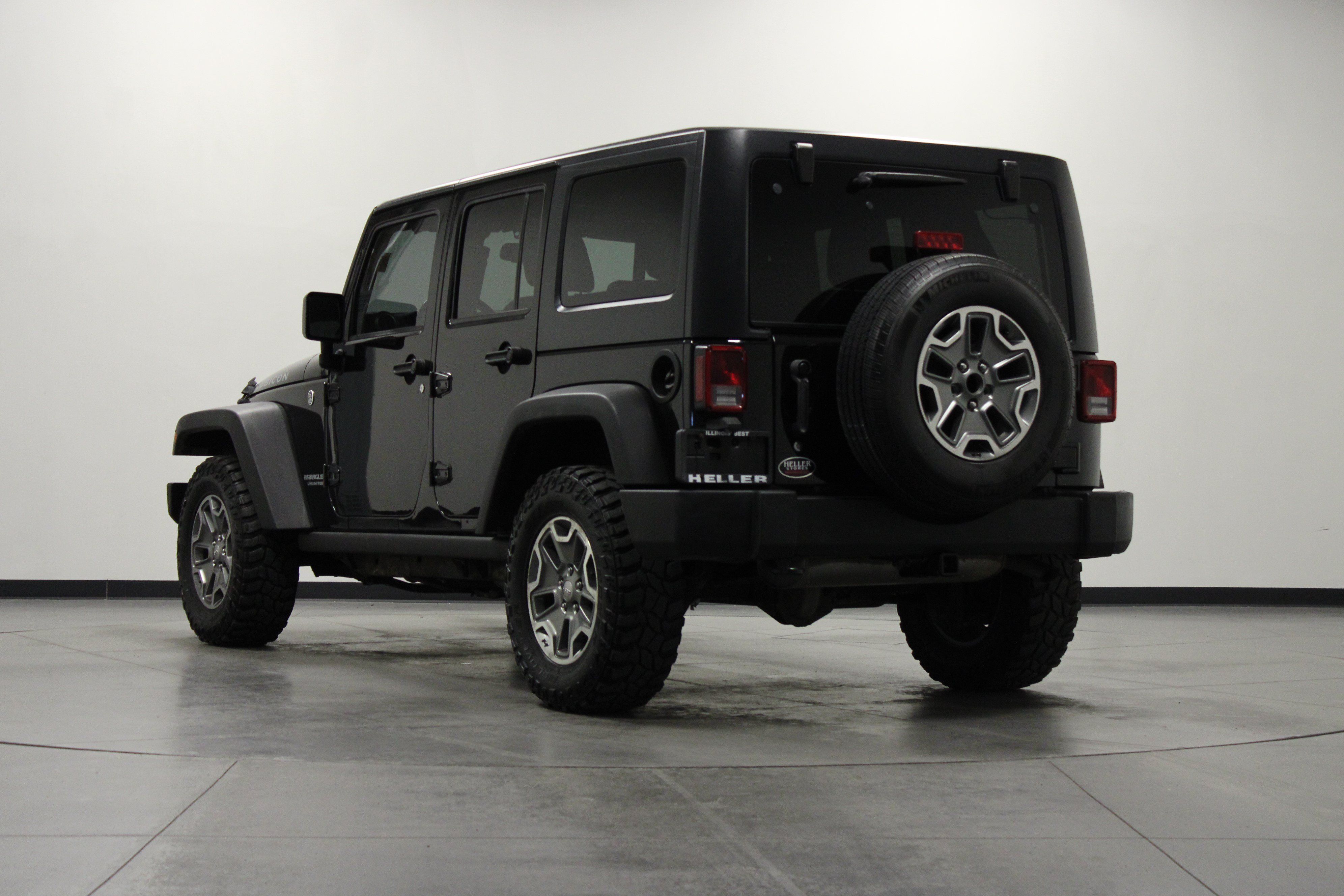 Used 2016 Jeep Wrangler Unlimited Rubicon w/ Max Tow Package AWD/4WD image 6