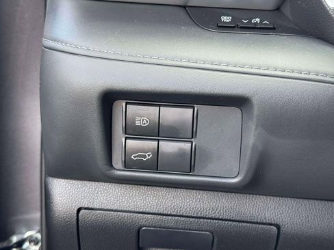 Used 2021 Toyota Highlander XLE image 19