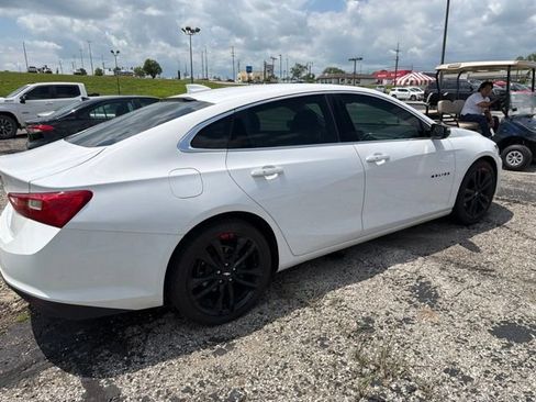 Used 2018 Chevrolet Malibu LT w/ Leather Package FWD image 18