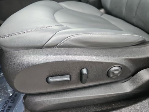 Used 2020 Buick Envision Essence image 29