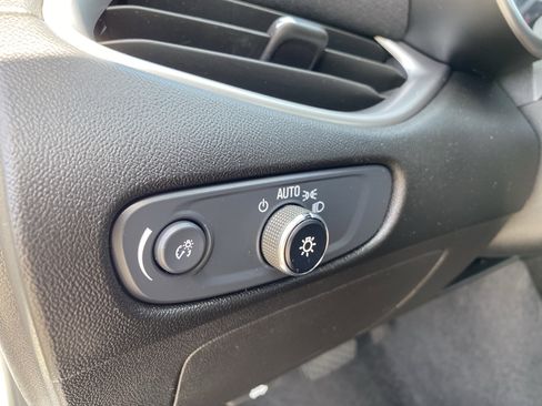 Used 2025 Chevrolet Malibu LS FWD image 19