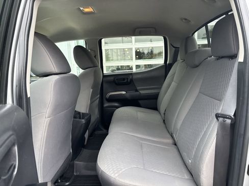 Used 2023 Toyota Tacoma SR5 w/ Technology Package AWD/4WD image 8
