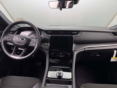 New 2025 Jeep Grand Cherokee L Altitude image 27