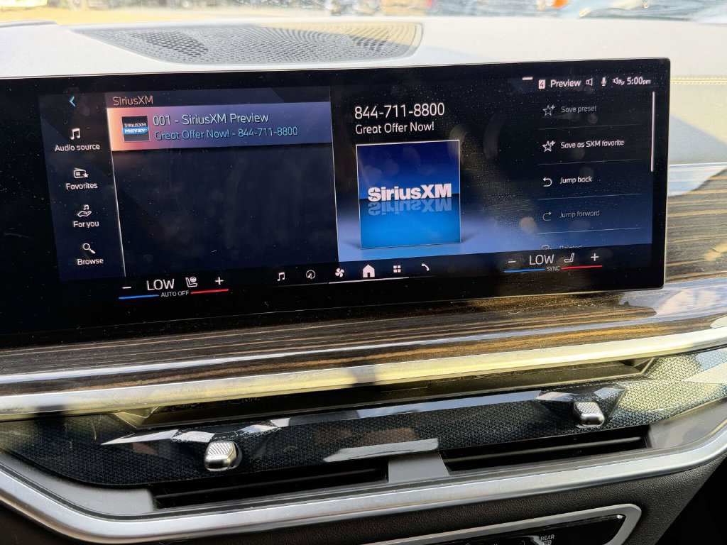Used 2025 BMW X7 xDrive40i AWD/4WD image 18