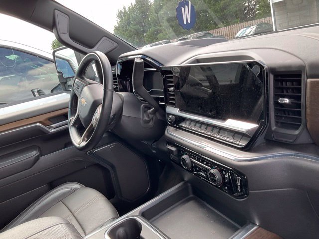 Used 2024 Chevrolet Silverado 2500 High Country w/ High Country Premium Package AWD/4WD image 13