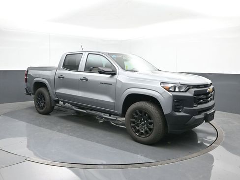 Used 2025 Chevrolet Colorado W/T w/ WT Custom Package image 7