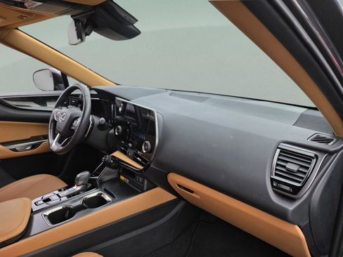 Certified 2025 Lexus NX 250 FWD image 22