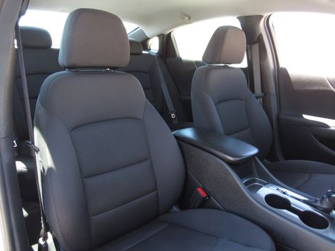Used 2025 Chevrolet Malibu LS FWD image 10