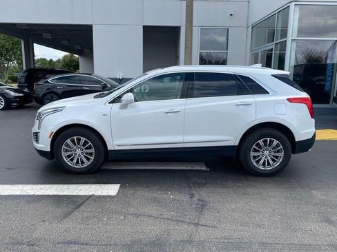 Used 2017 Cadillac XT5 Luxury w/ Driver Awareness Package image 6