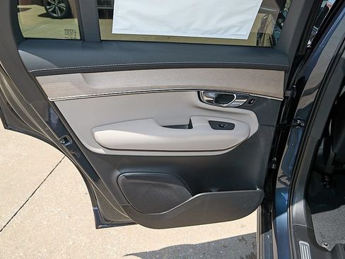 New 2026 Volvo XC90 T8 Plus w/ Protection Package Premier AWD/4WD image 19