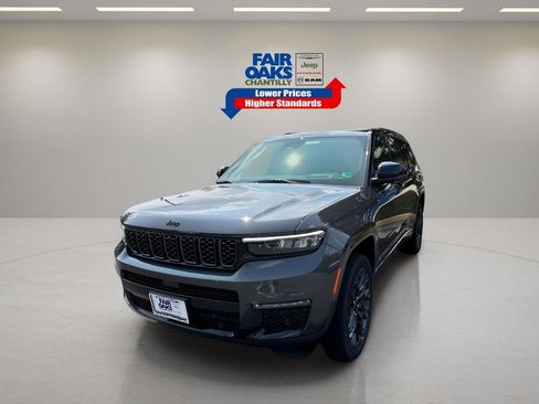 New 2025 Jeep Grand Cherokee L Summit w/ Advanced Protech Group IV image 4