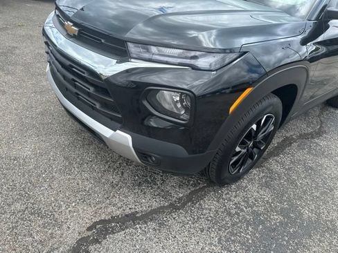 Used 2023 Chevrolet TrailBlazer LT AWD/4WD image 9