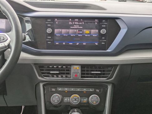 Used 2024 Volkswagen Taos SE image 10