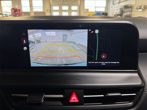 Certified 2024 Kia Seltos SX w/ SX Sunroof Package image 18