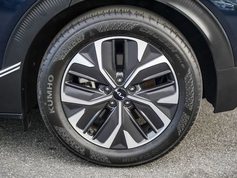 Certified 2024 Kia EV6 Light RWD image 11