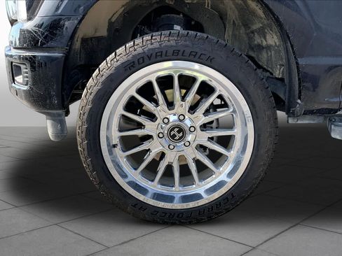 Certified 2025 Ford F150 Lariat w/ FX4 Off-Road Package AWD/4WD image 10