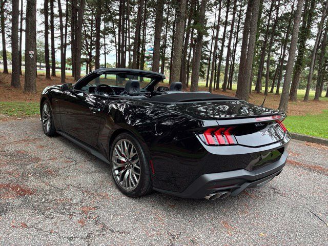 Used 2025 Ford Mustang GT Premium RWD image 5